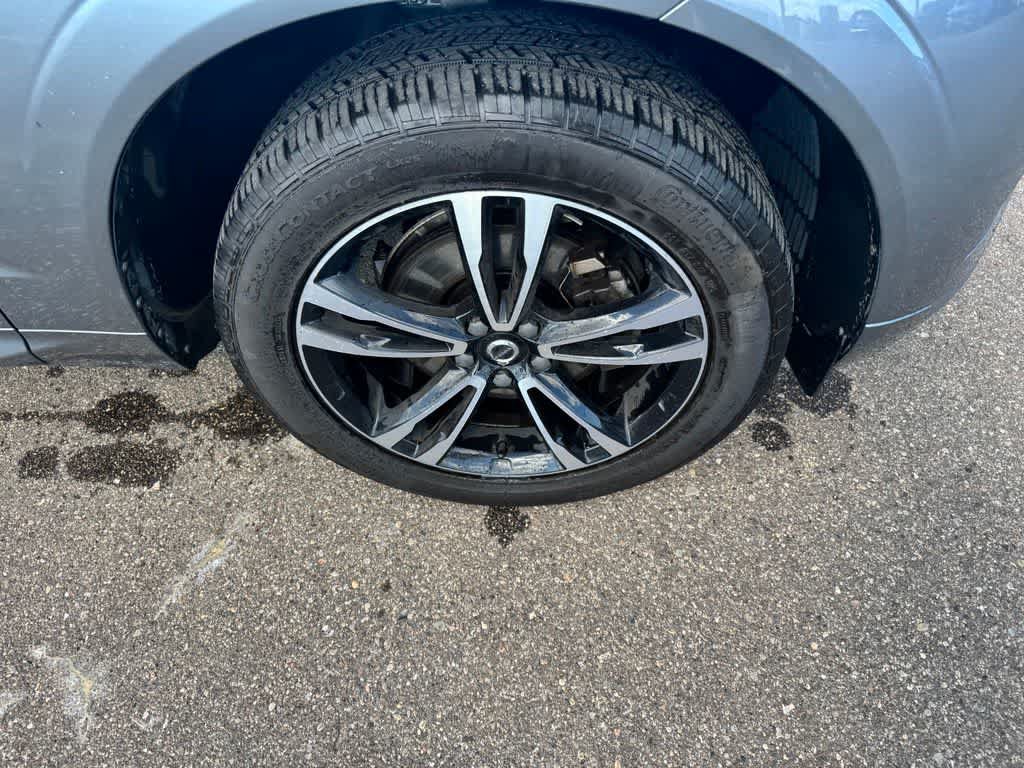 Used 2020 Volvo XC60 T5 Momentum w/ Protection Package Premier AWD/4WD image 10