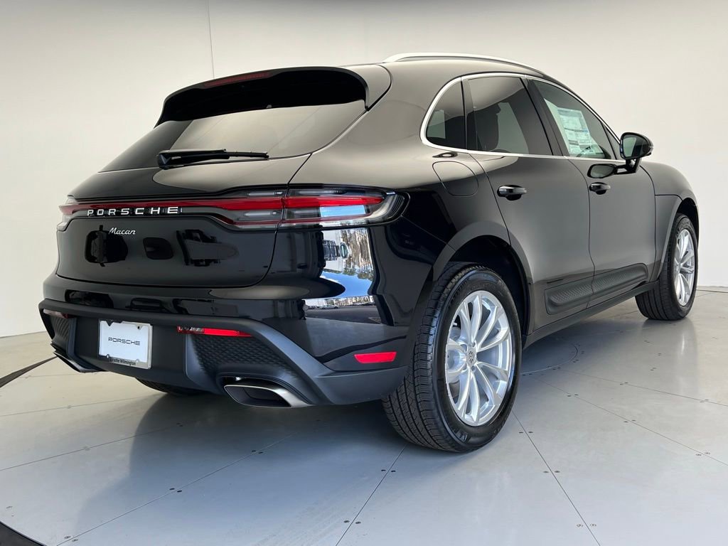 Used 2026 Porsche Macan AWD/4WD image 22
