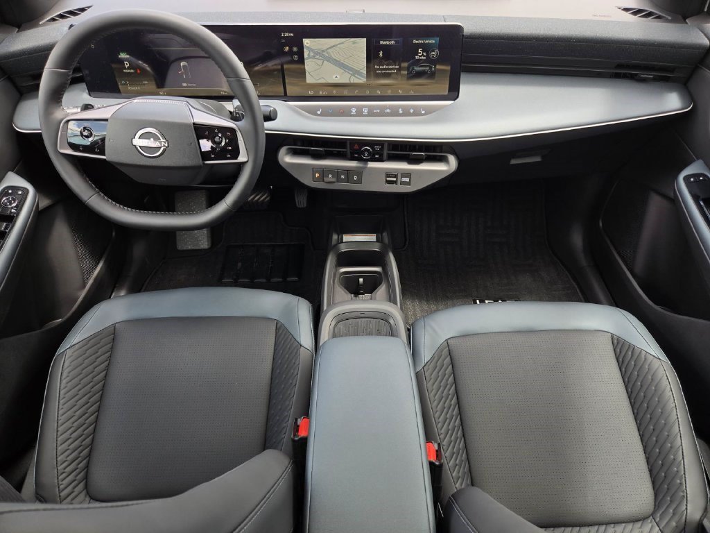 New 2026 Nissan Leaf Platinum+ w/ Cargo Package (Platinum+) FWD image 17