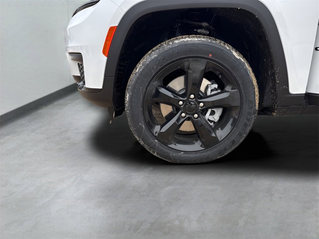 New 2025 Jeep Grand Cherokee L Altitude image 38