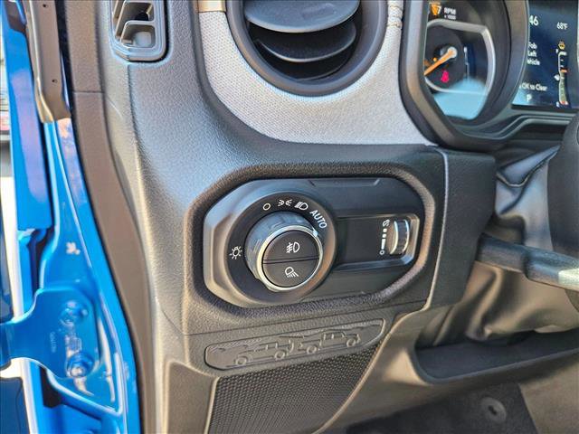 Used 2024 Jeep Gladiator Sport image 25