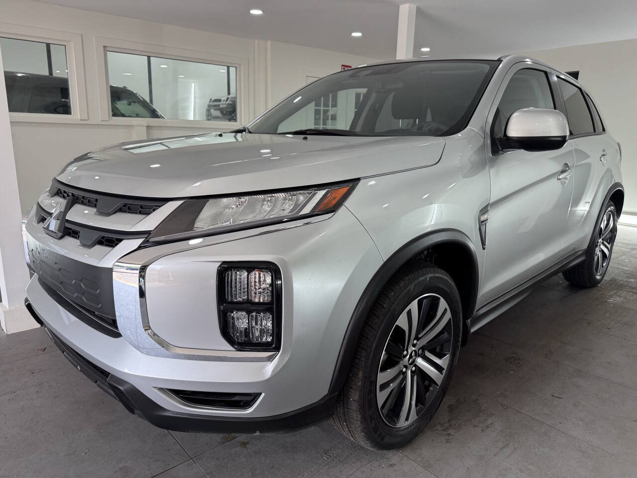 Used 2025 Mitsubishi Outlander Sport SE AWD/4WD image 11
