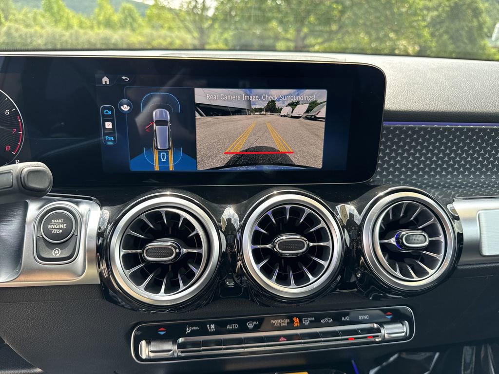 New 2025 Mercedes-Benz GLB 250 4MATIC image 24