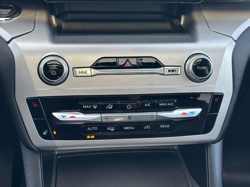 Used 2022 Ford Explorer XLT w/ Equipment Group 202A image 28