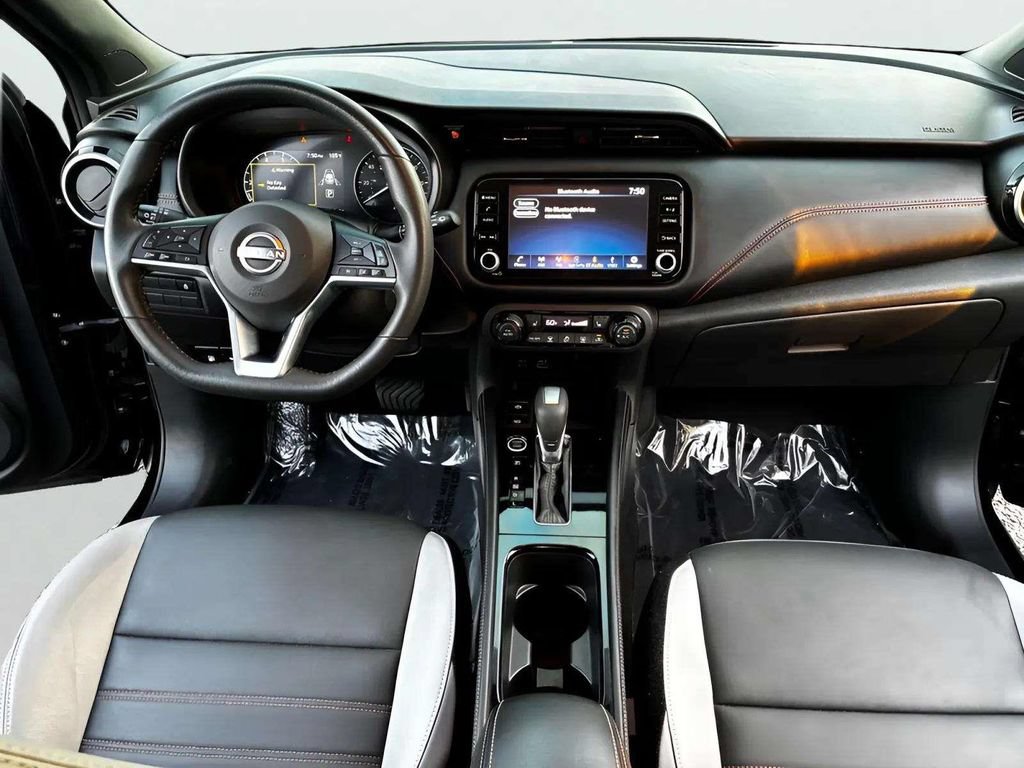 Used 2023 Nissan Kicks SR w/ SR Premium Package FWD image 14