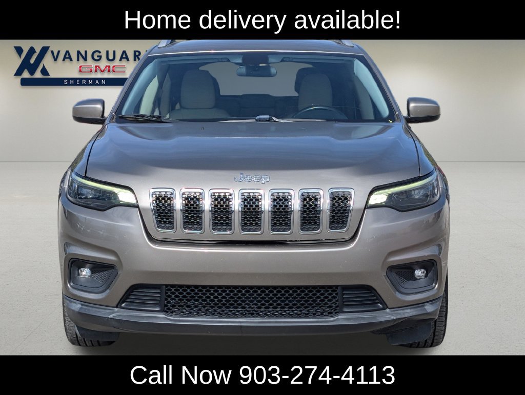 Used 2019 Jeep Cherokee Latitude w/ Cold Weather Group FWD image 2