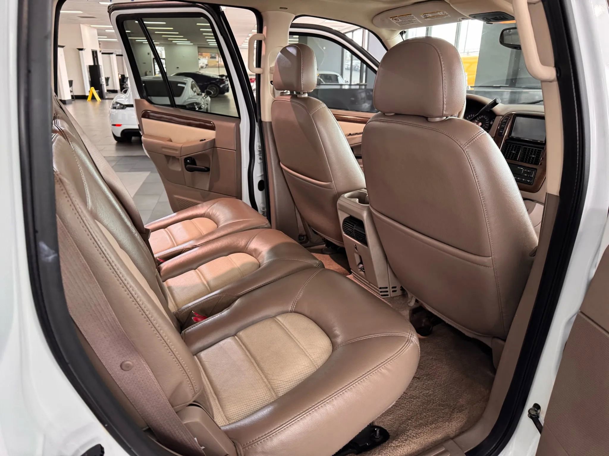 Used 2005 Ford Explorer Eddie Bauer AWD/4WD image 15