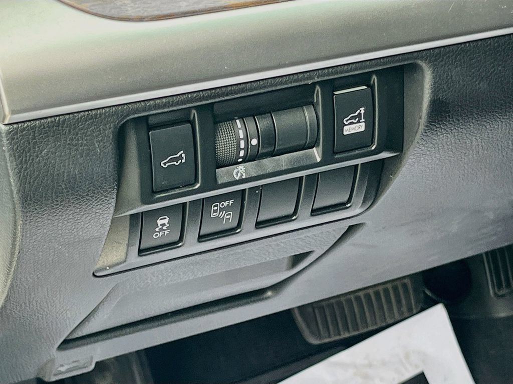 Used 2018 Subaru Outback 2.5i Limited AWD/4WD image 10