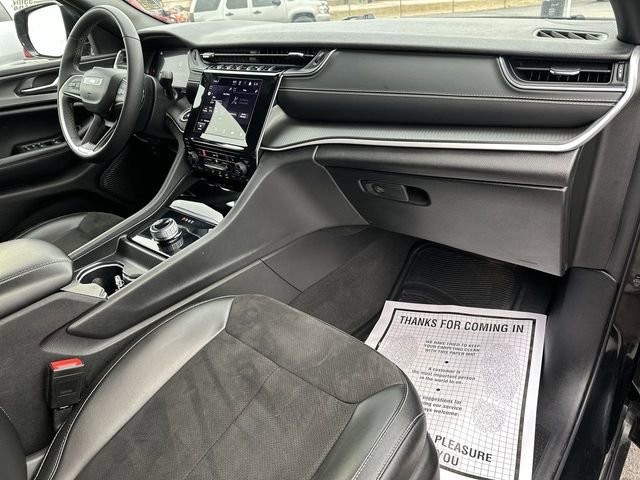 Used 2023 Jeep Grand Cherokee L Laredo image 29