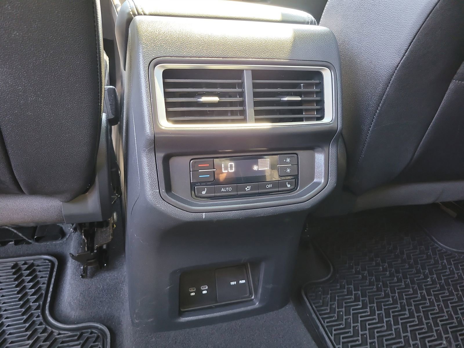 Used 2026 Volkswagen Atlas SEL Premium R-Line AWD/4WD image 15