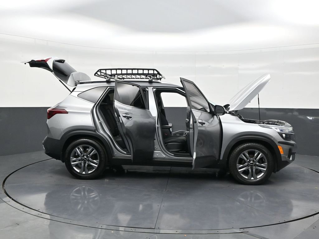Used 2023 Kia Seltos S FWD image 30