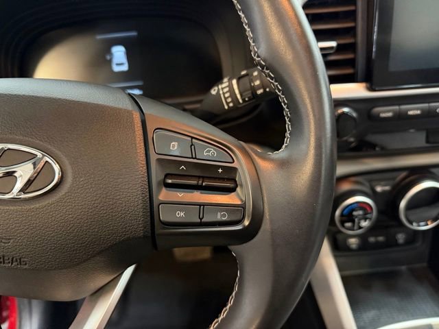 Certified 2024 Hyundai Venue SEL image 25