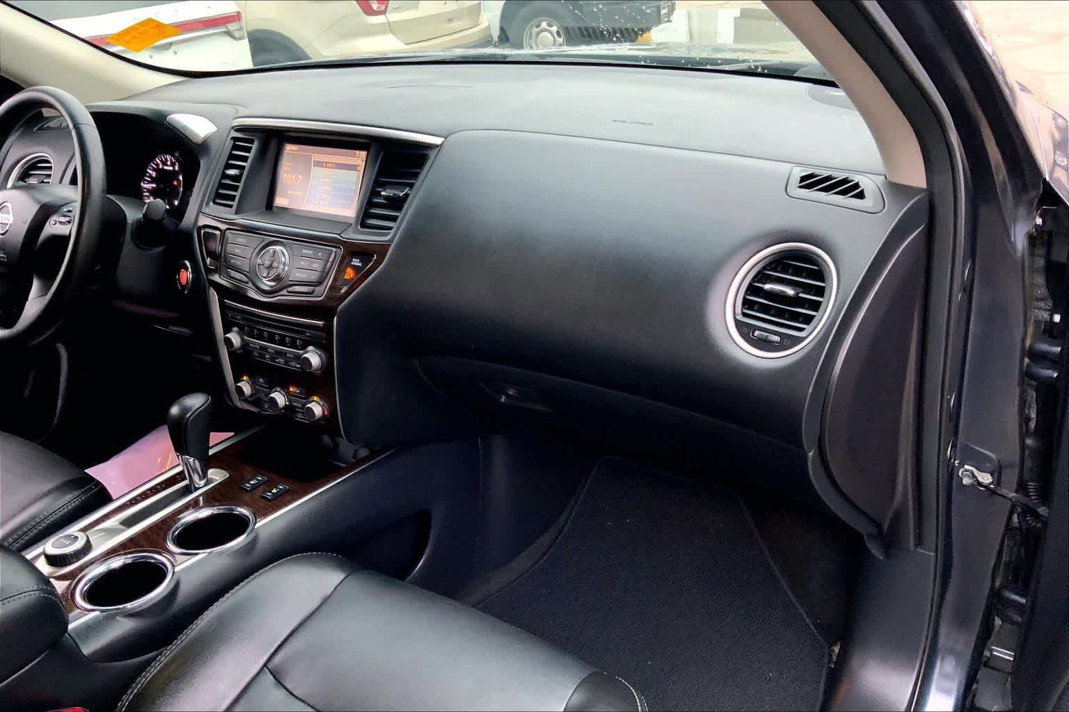 Used 2014 Nissan Pathfinder SL AWD/4WD image 17
