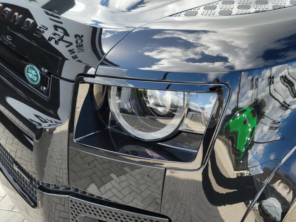 Used 2022 Land Rover Defender 90 X-Dynamic S AWD/4WD image 8