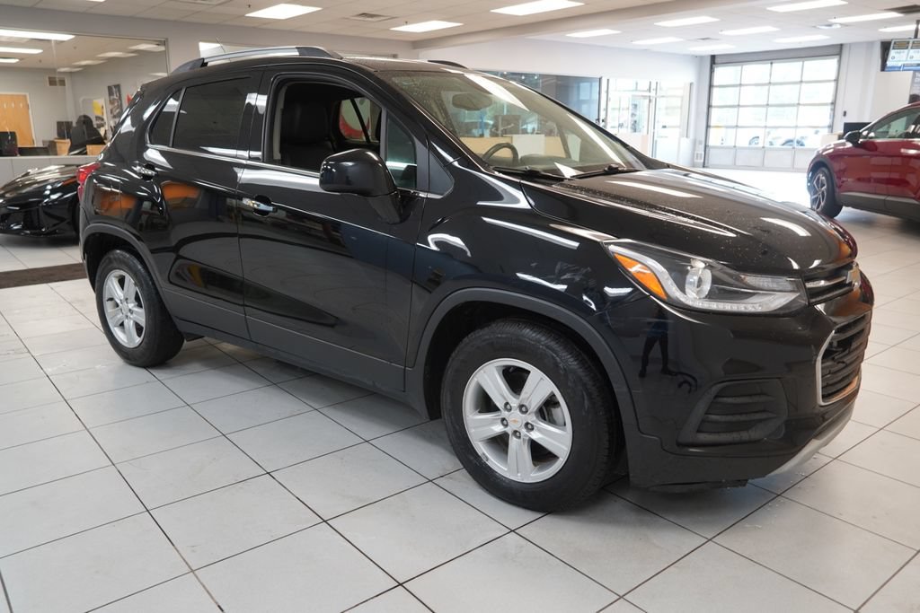 Used 2020 Chevrolet Trax LT w/ LT Convenience Package FWD image 13