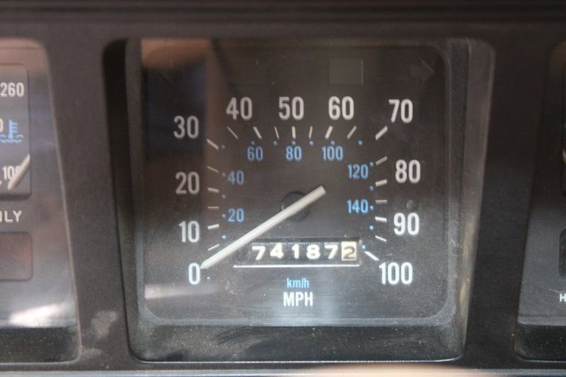 Used 1987 Jeep Grand Wagoneer image 24
