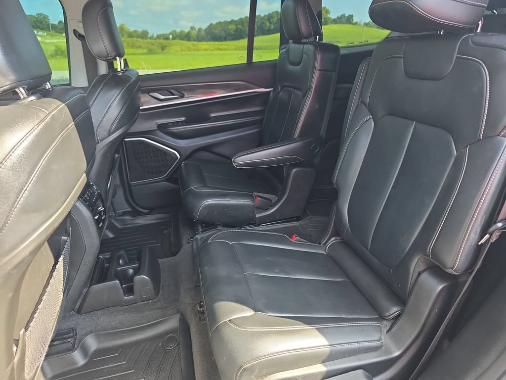 Used 2021 Jeep Grand Cherokee L Limited AWD/4WD image 13
