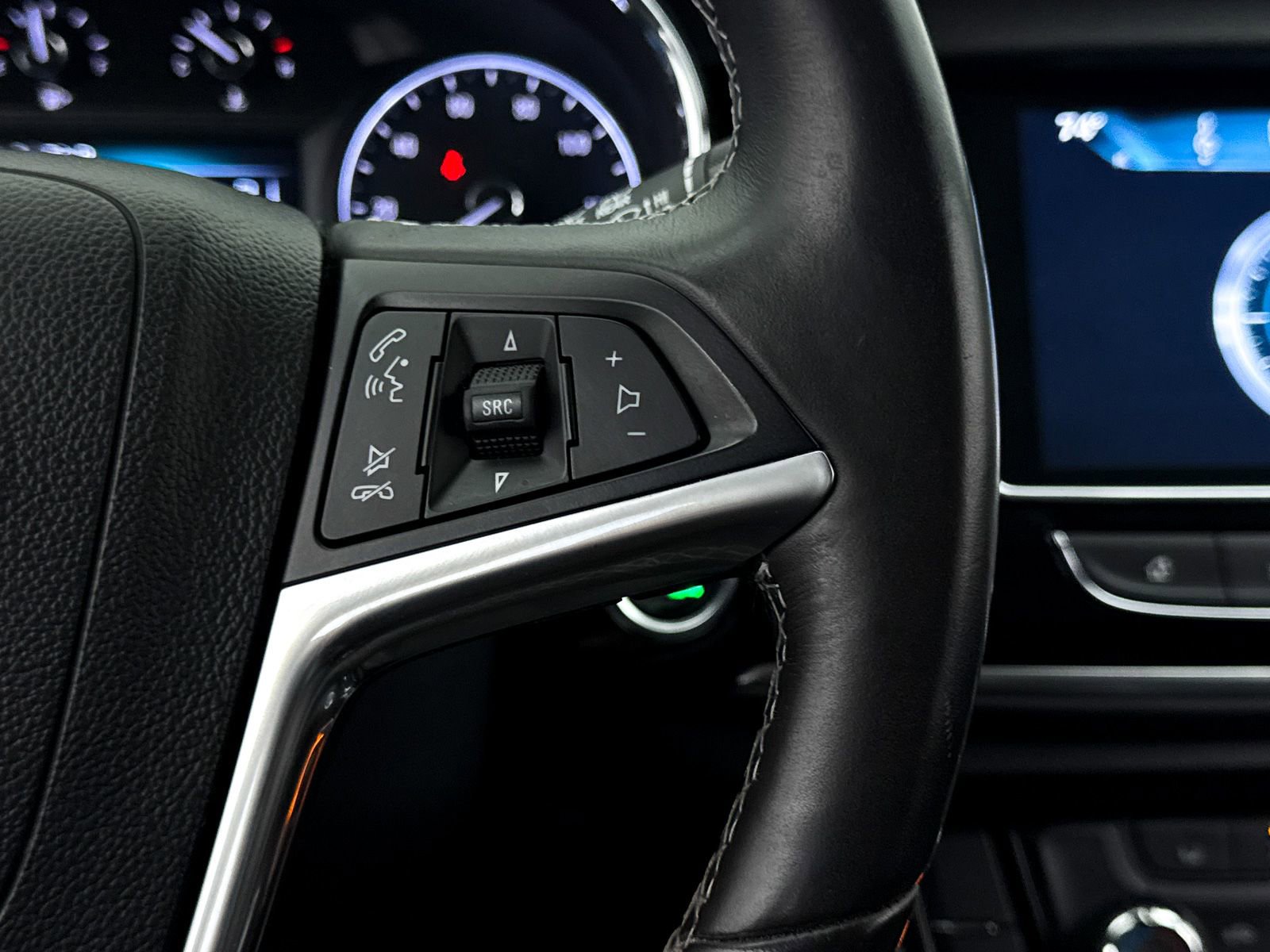 Used 2018 Buick Encore Preferred image 32