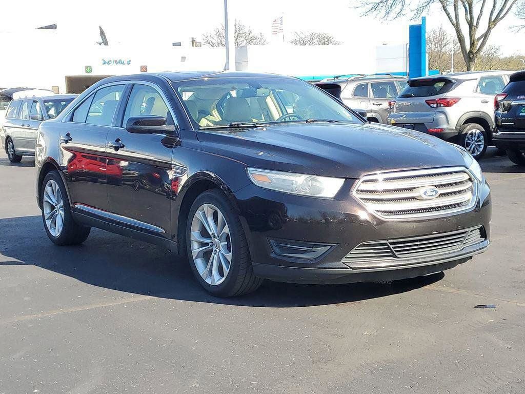 Used 2013 Ford Taurus SEL image 2