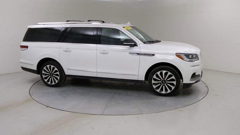 Used 2023 Lincoln Navigator L Reserve w/ Equipment Group 201A image 13