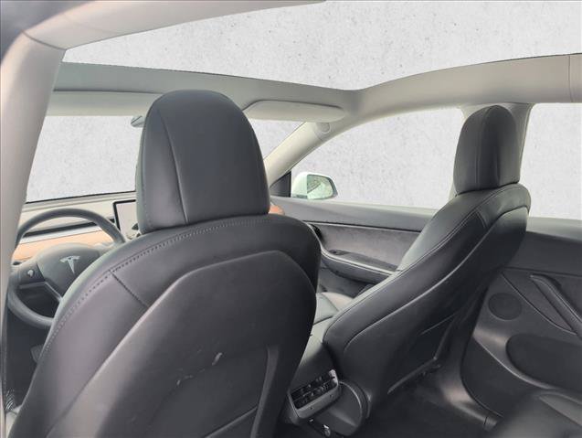 Used 2021 Tesla Model Y Long Range AWD/4WD image 17