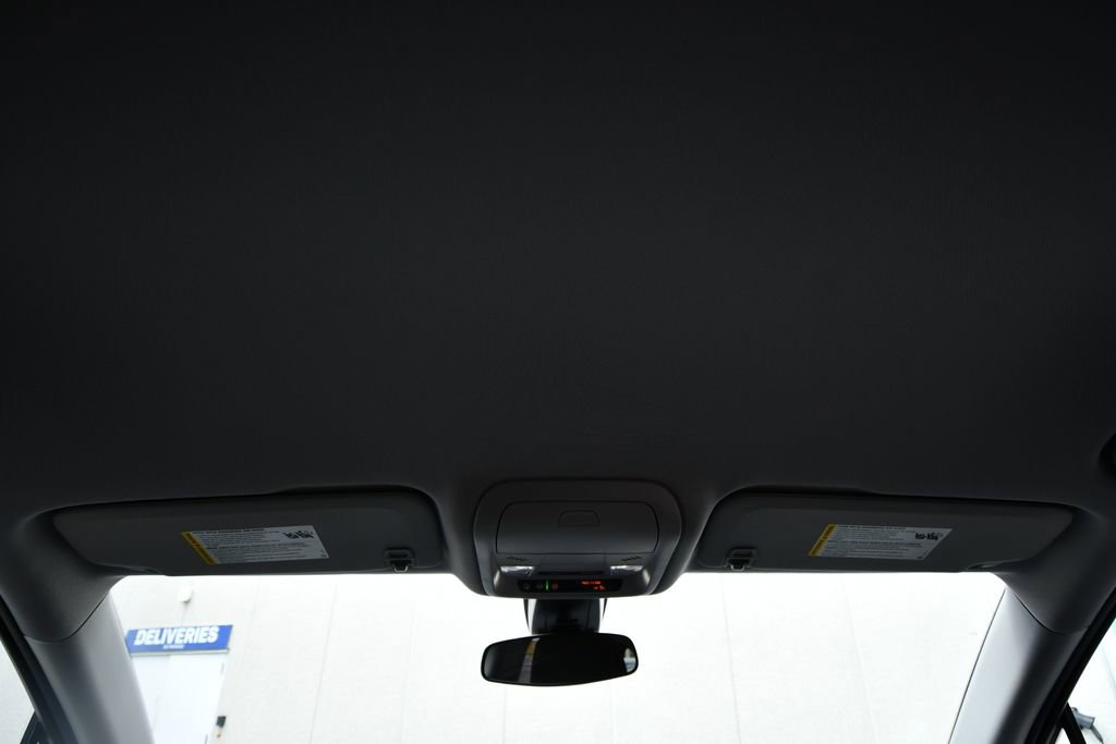 Used 2025 Chevrolet Blazer LT AWD/4WD image 17