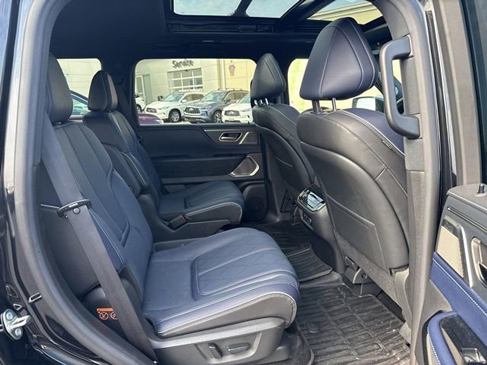 Certified 2026 INFINITI QX80 4WD w/ Sport Exterior Package image 24