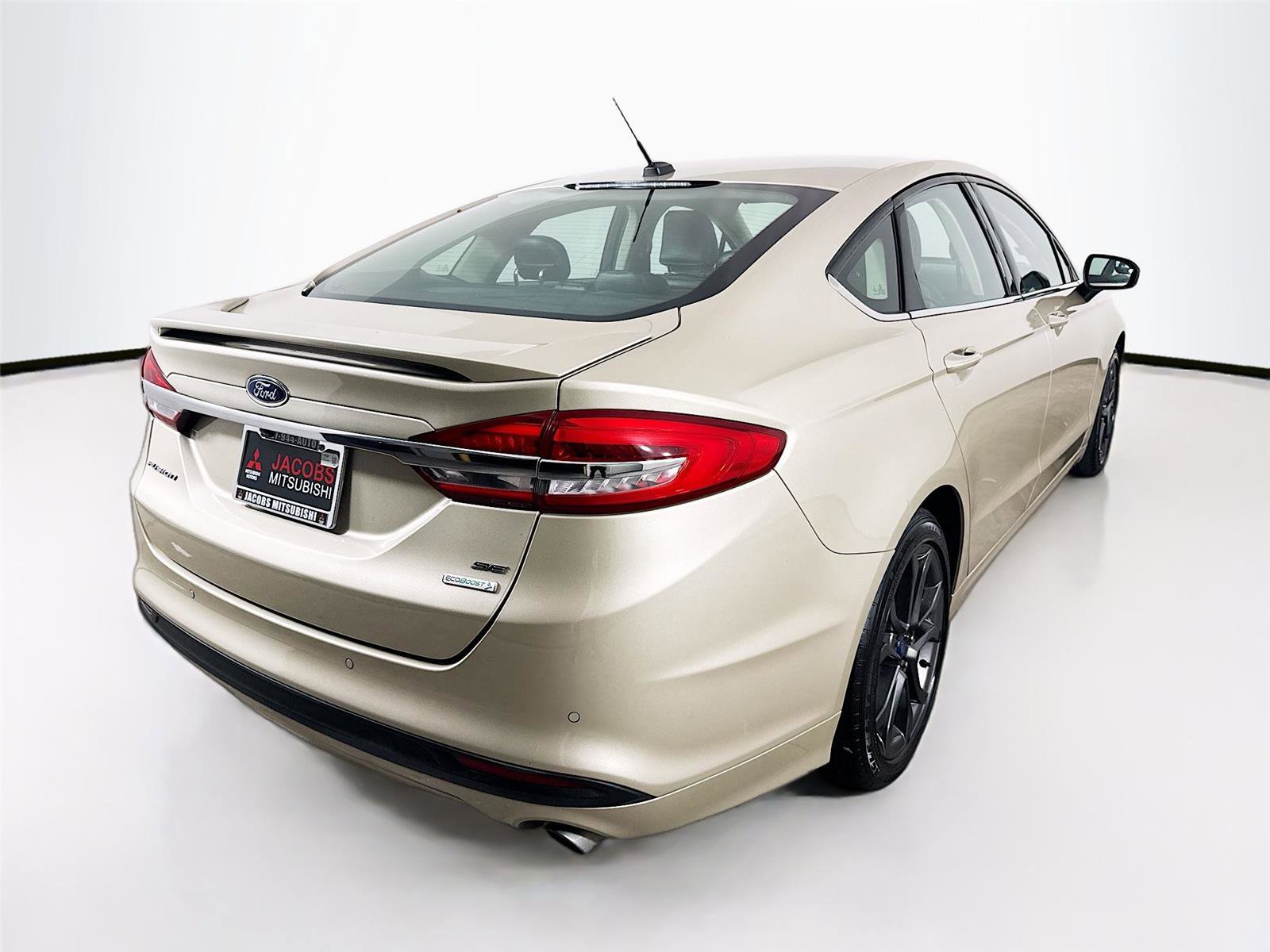 Used 2018 Ford Fusion SE w/ Equipment Group 201A image 7