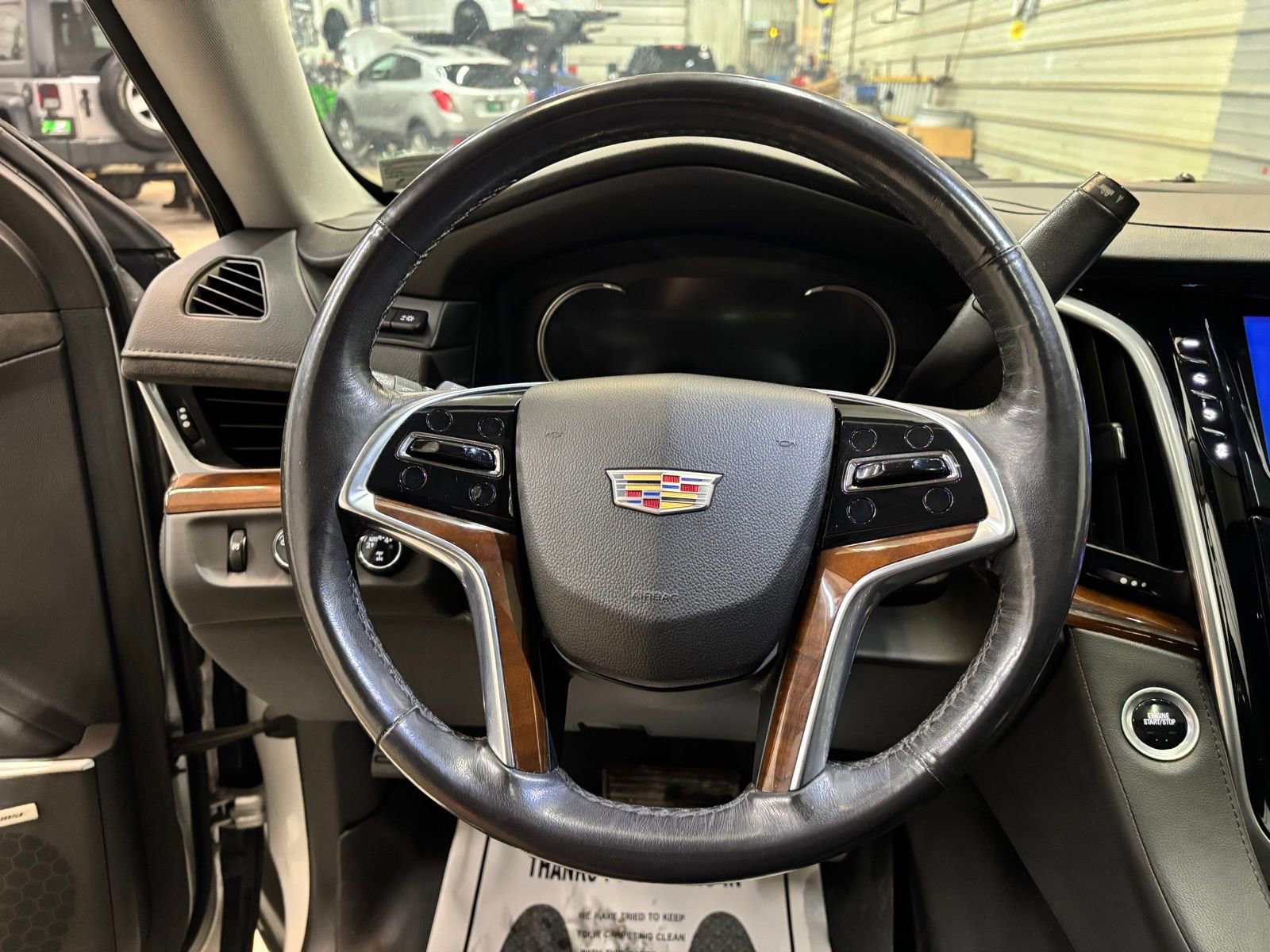 Used 2020 Cadillac Escalade ESV Luxury image 15