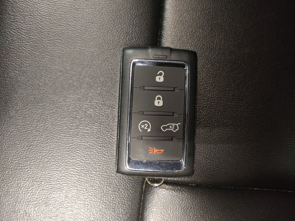 Used 2023 Jeep Grand Cherokee Limited AWD/4WD image 32