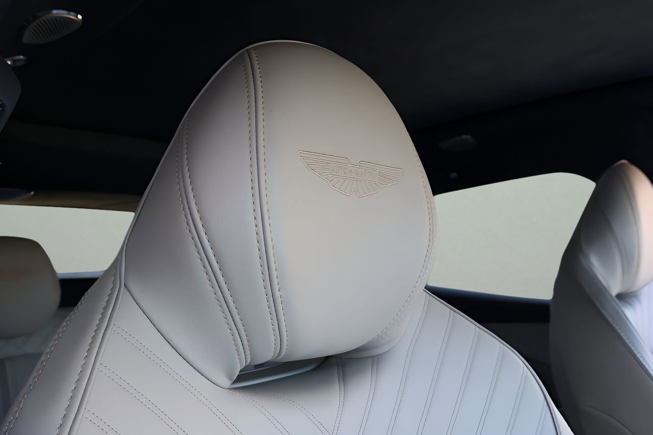 Used 2025 Aston Martin DBX 707 image 22