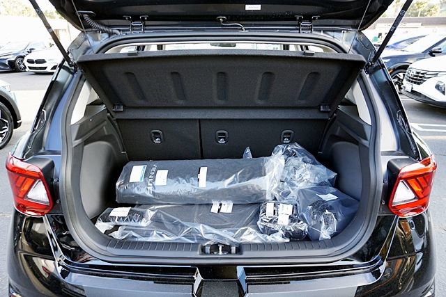New 2026 Hyundai Venue SEL FWD image 16