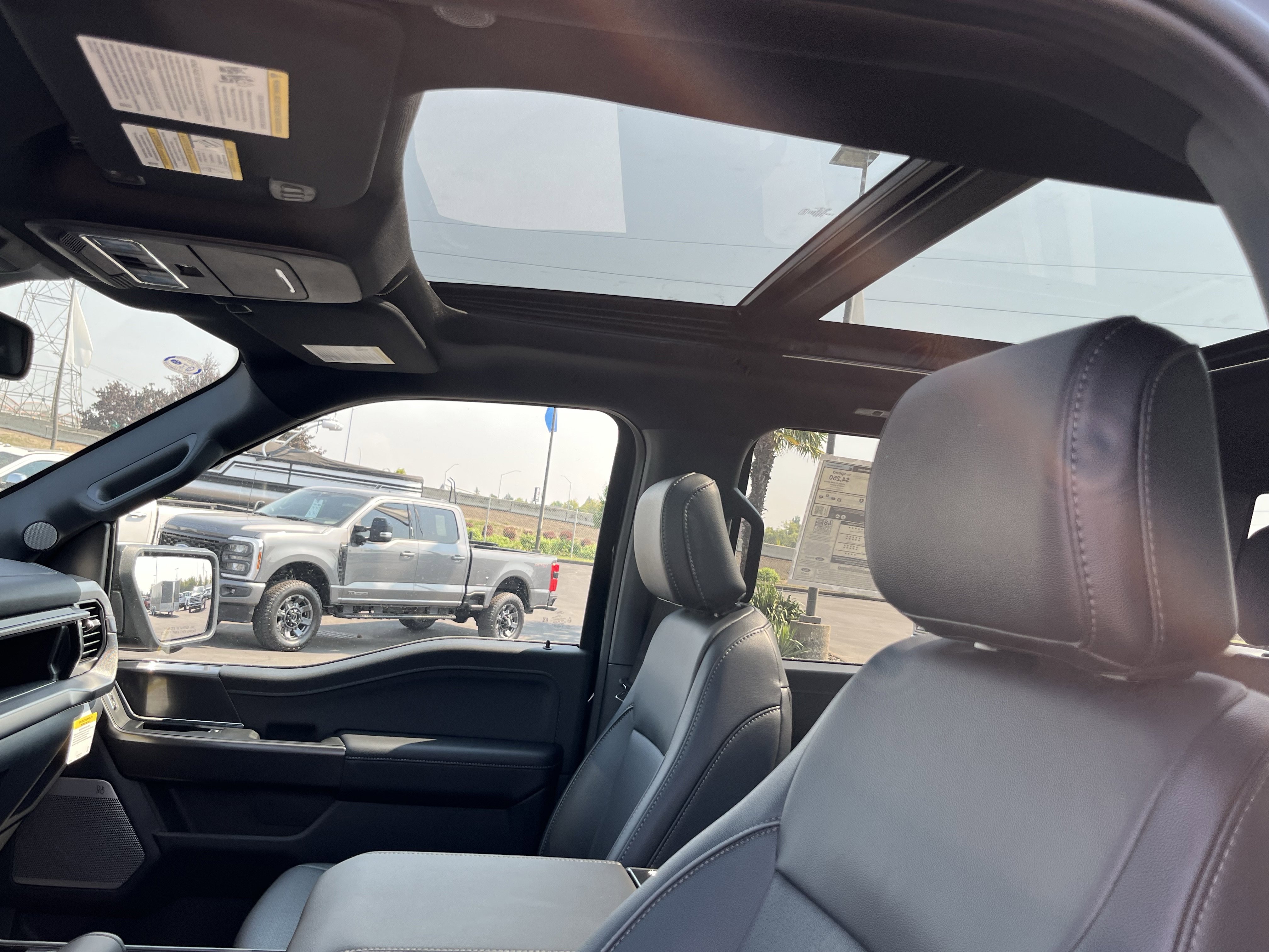 New 2025 Ford F150 Lariat w/ Equipment Group 501A Mid image 16