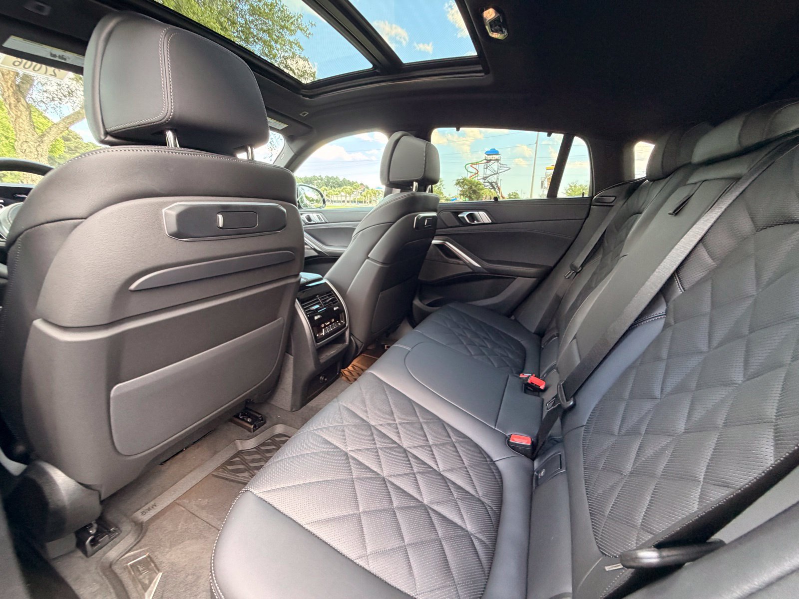 New 2027 BMW X6 xDrive40i w/ Climate Comfort Package AWD/4WD image 14