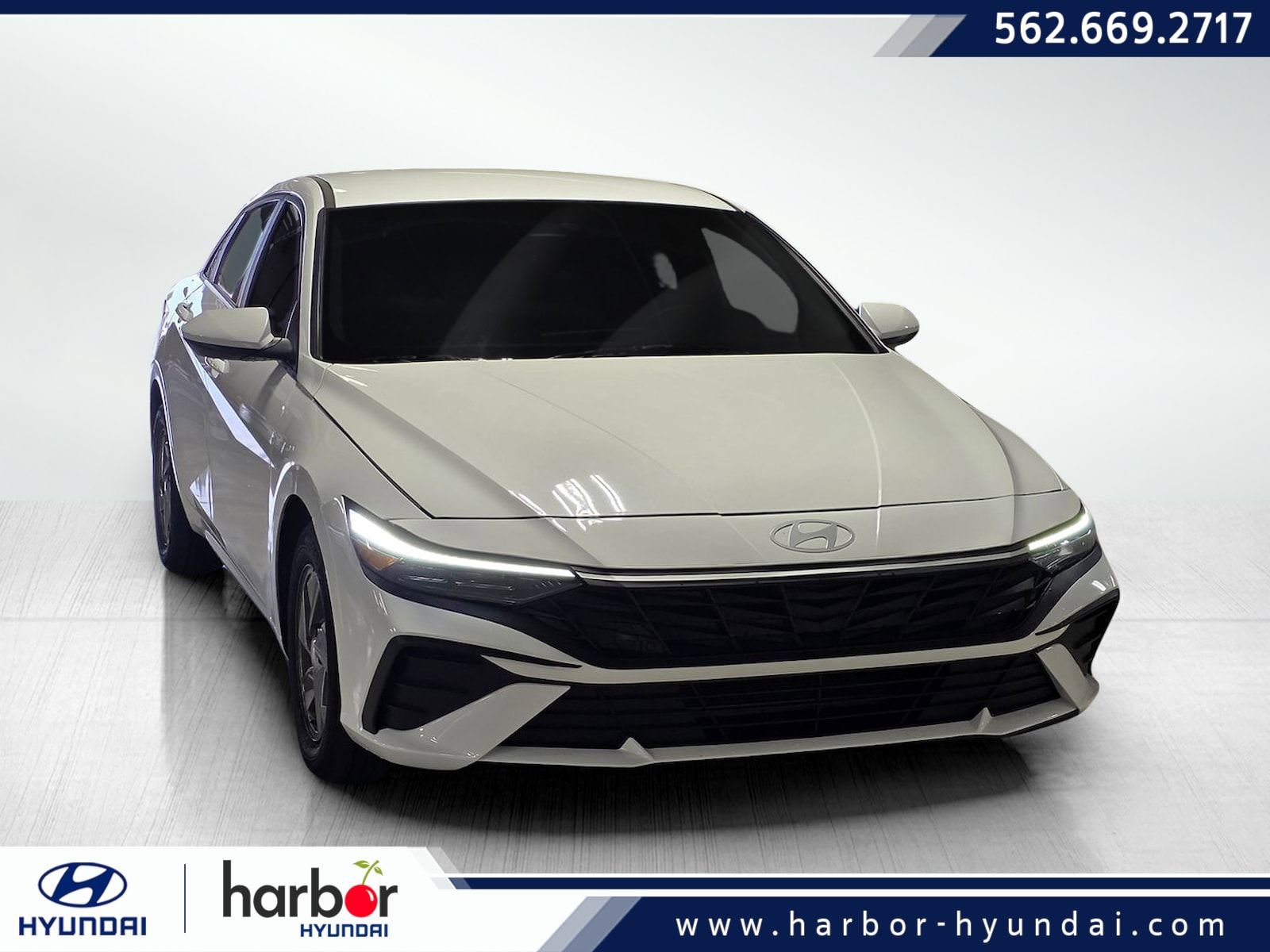 Used 2025 Hyundai Elantra SE