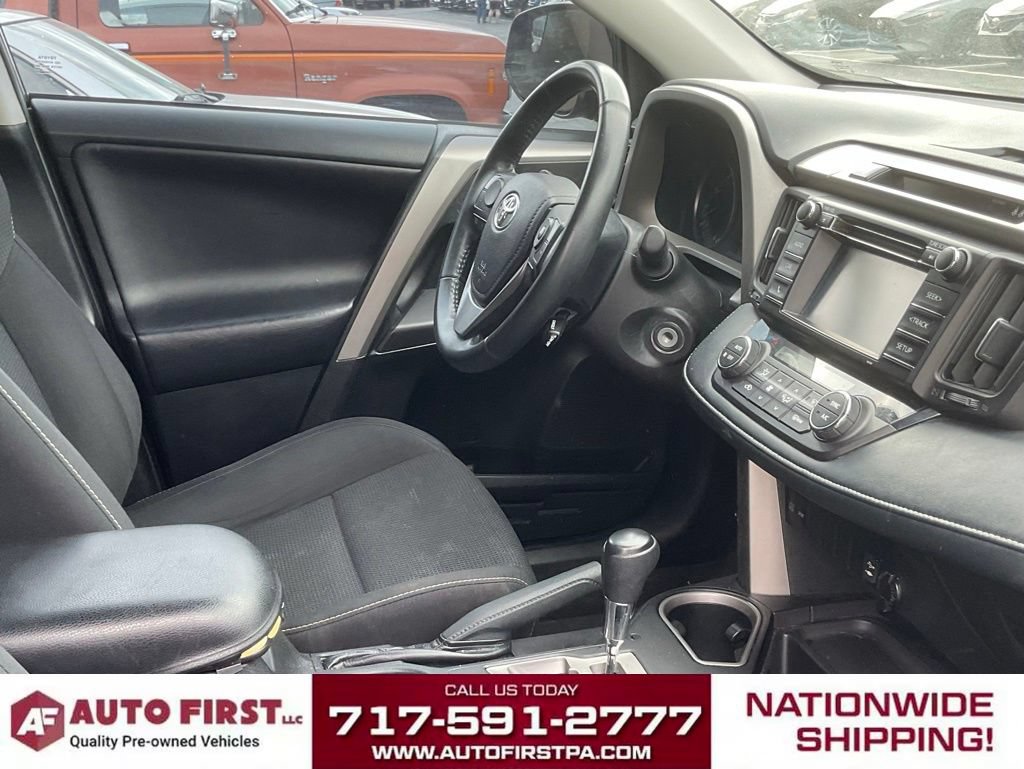 Used 2018 Toyota RAV4 XLE AWD/4WD image 12