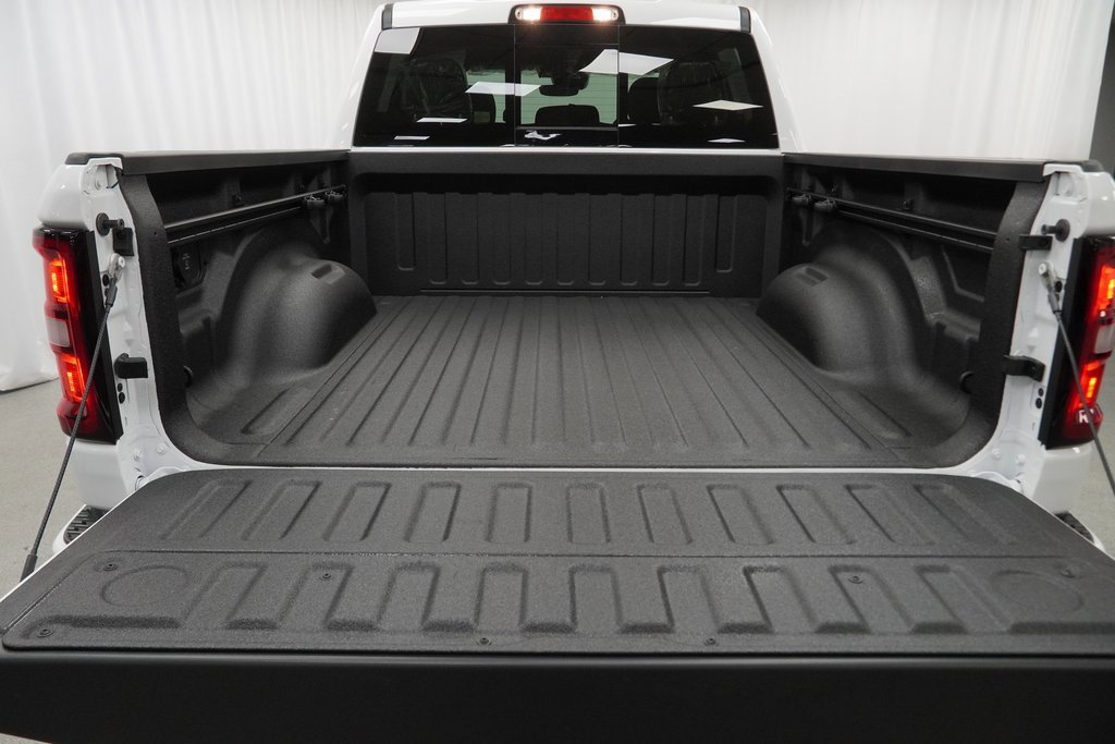 New 2026 RAM 1500 4x4 Crew Cab image 29
