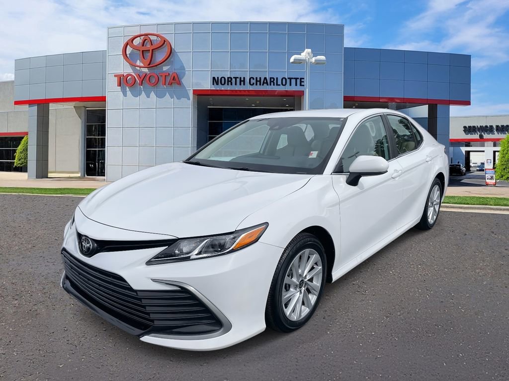 Used 2024 Toyota Camry LE image 6