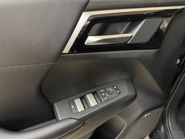 New 2026 Mitsubishi Outlander SE FWD image 7