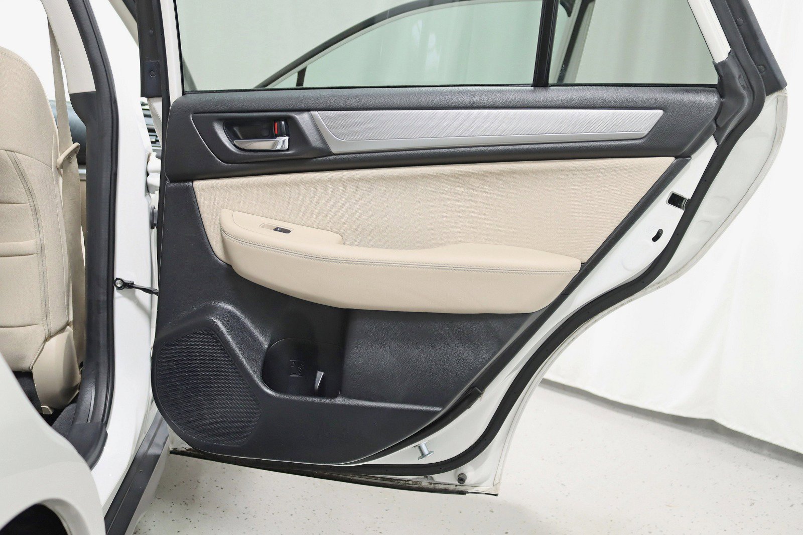 Used 2019 Subaru Outback 2.5i Premium image 32
