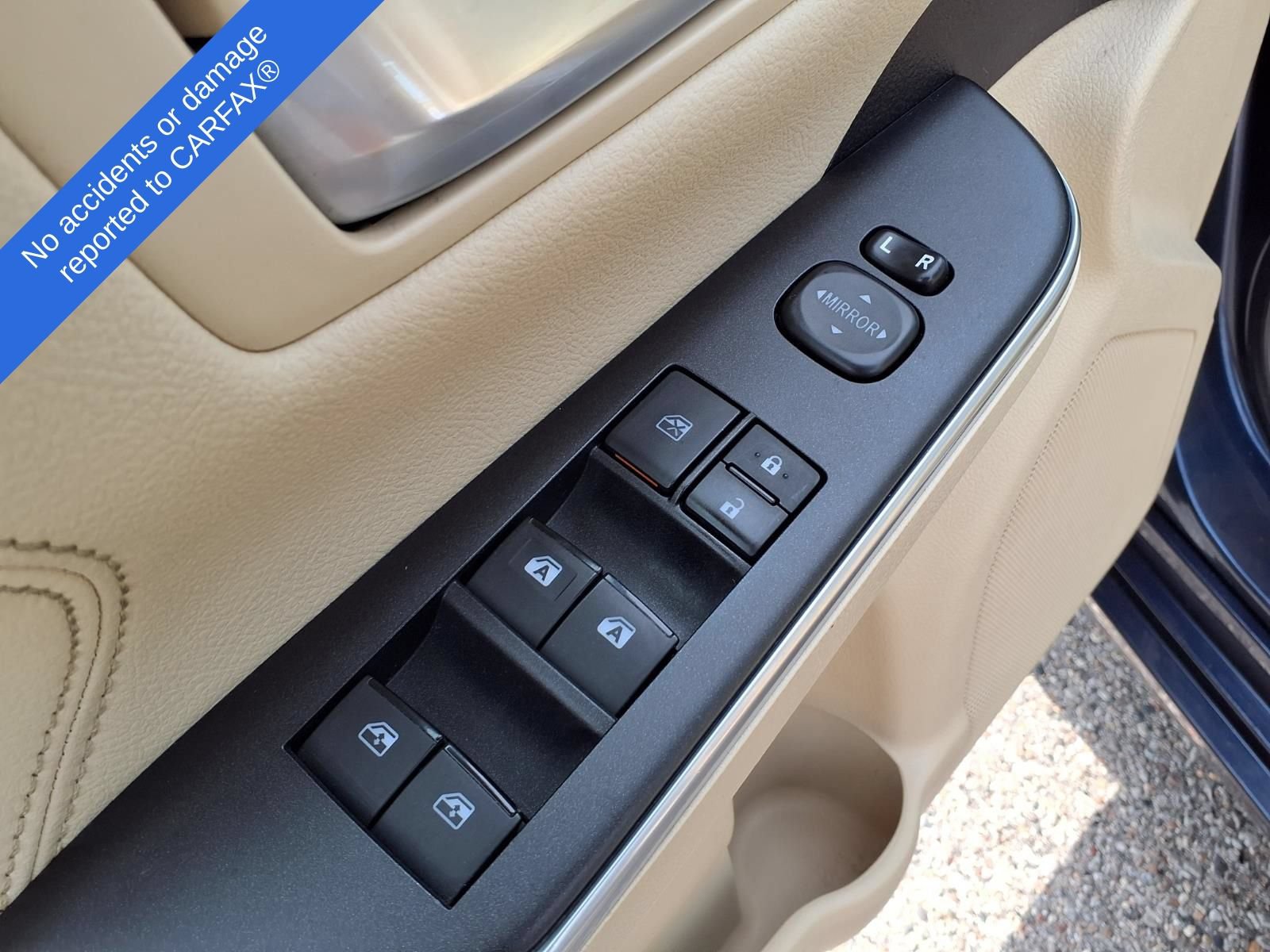 Used 2015 Toyota Camry XLE w/ Moonroof Package FWD image 16