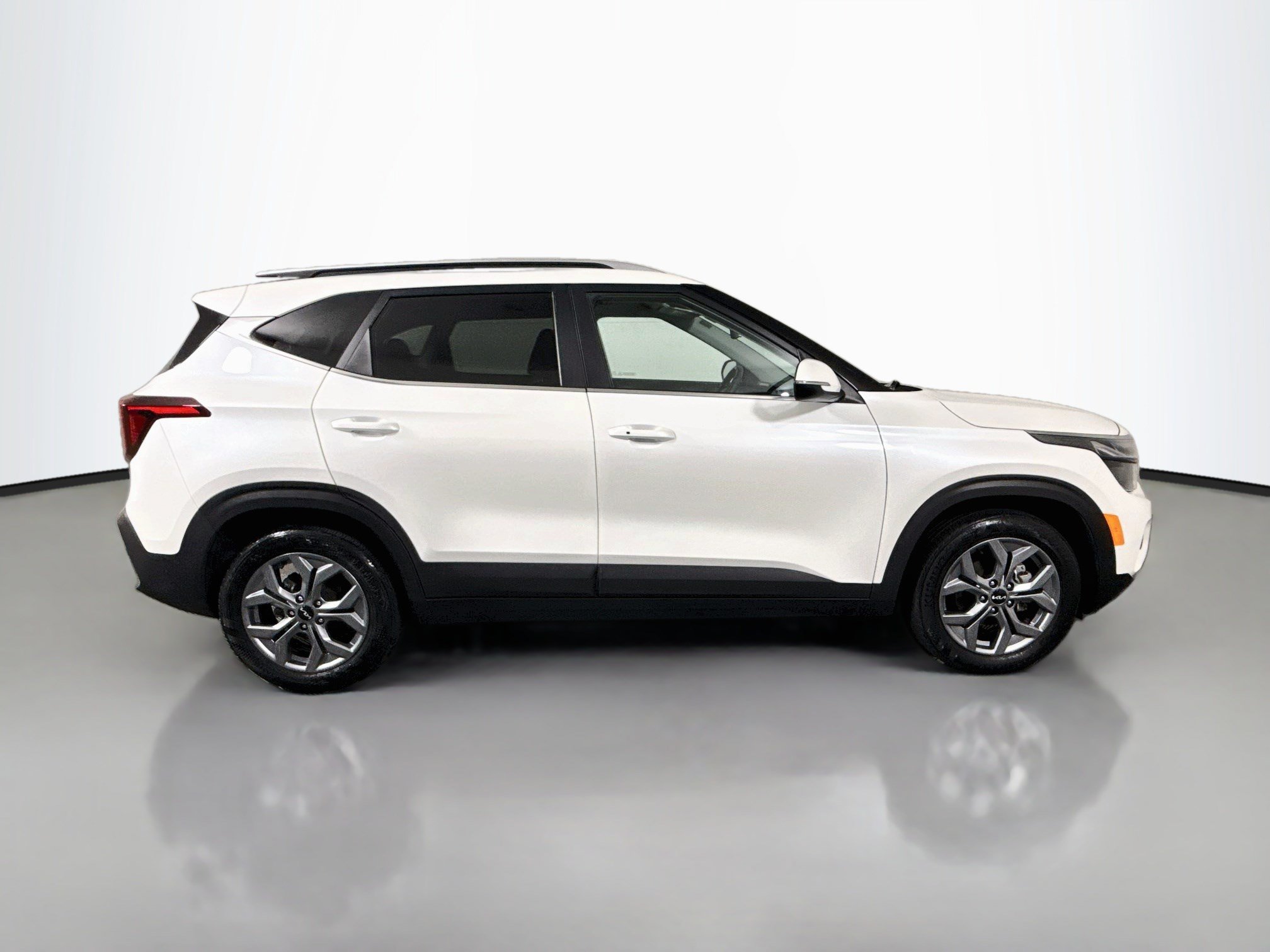 Used 2024 Kia Seltos S FWD image 11