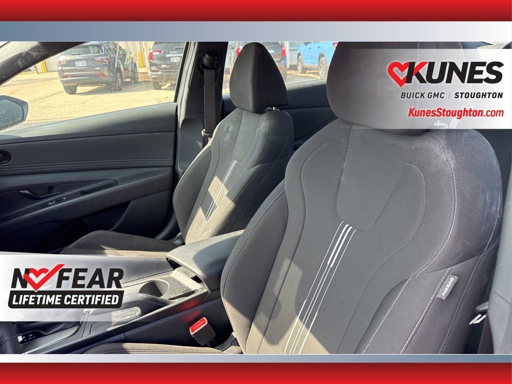 Used 2025 Hyundai Elantra Sport FWD image 25
