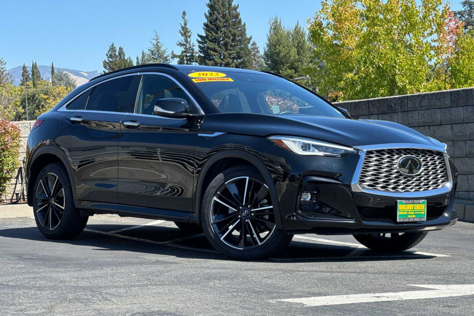 Used 2022 INFINITI QX55 Luxe w/ Cargo Package AWD/4WD image 2