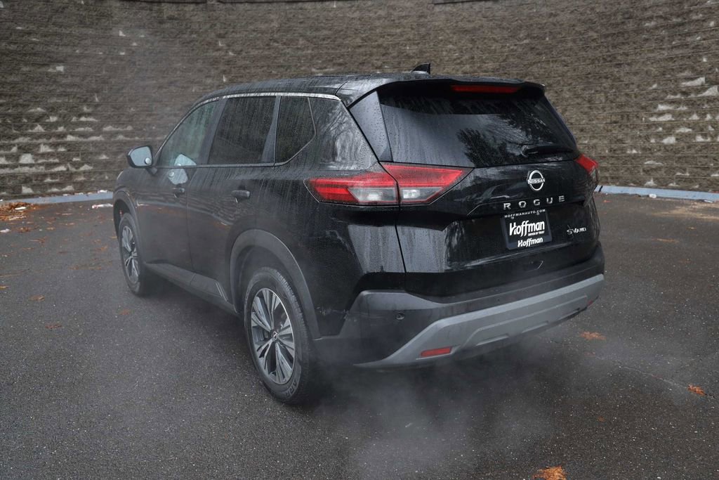 Used 2023 Nissan Rogue SV image 9