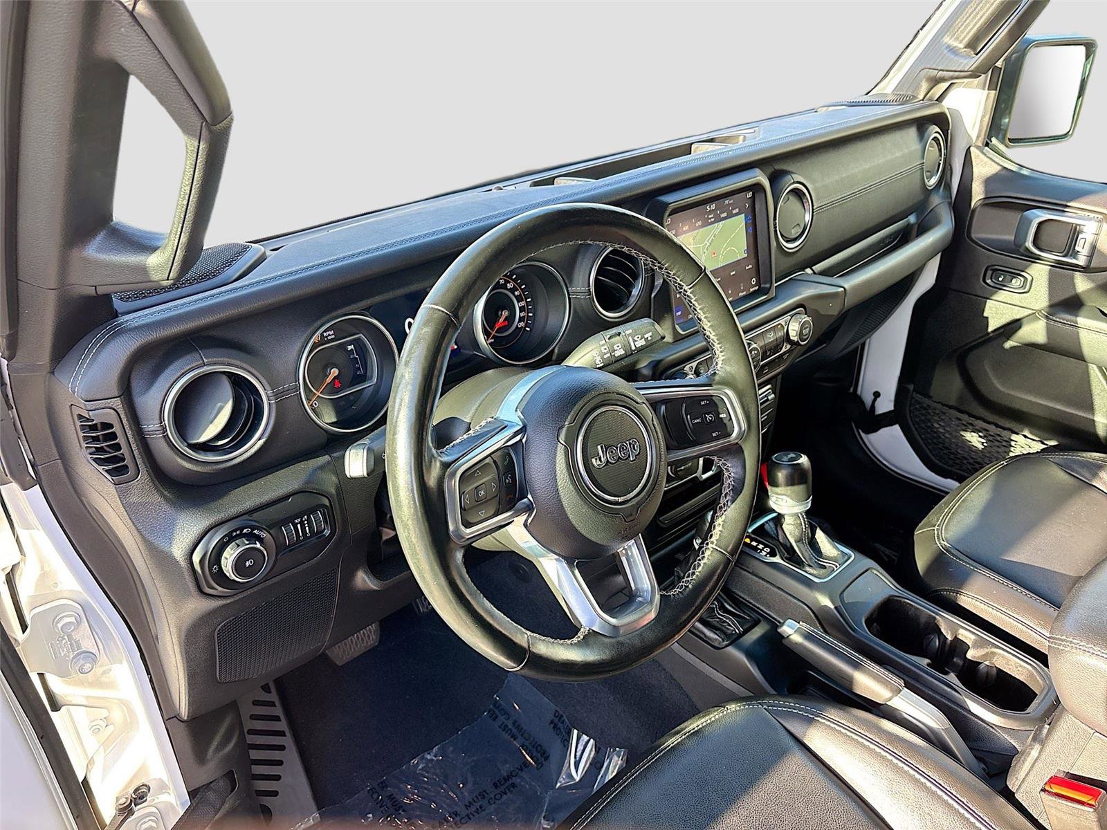 Used 2022 Jeep Wrangler Unlimited Sahara w/ LED Lighting Group AWD/4WD image 9