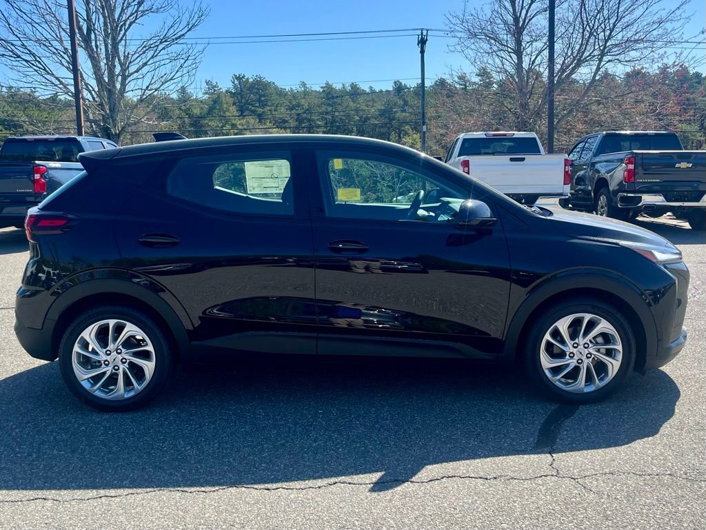 New 2027 Chevrolet Bolt LT w/ Comfort Package FWD image 6