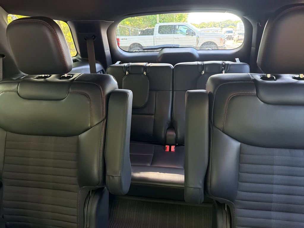 Used 2025 Ford Explorer ST-Line image 14