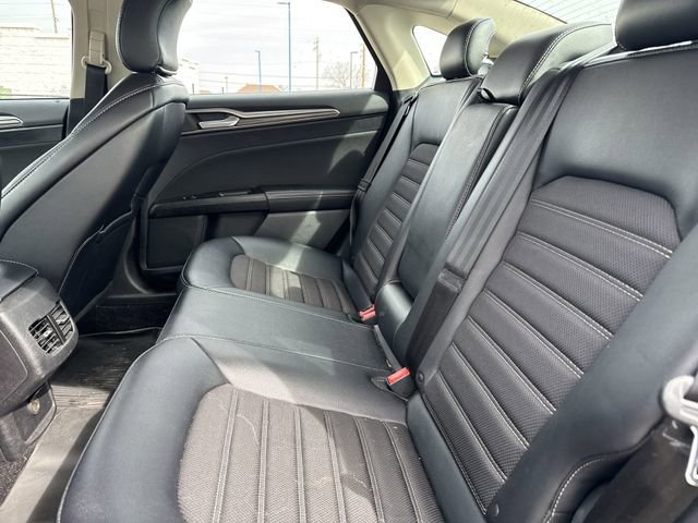 Used 2017 Ford Fusion SE w/ Equipment Group 201A image 23