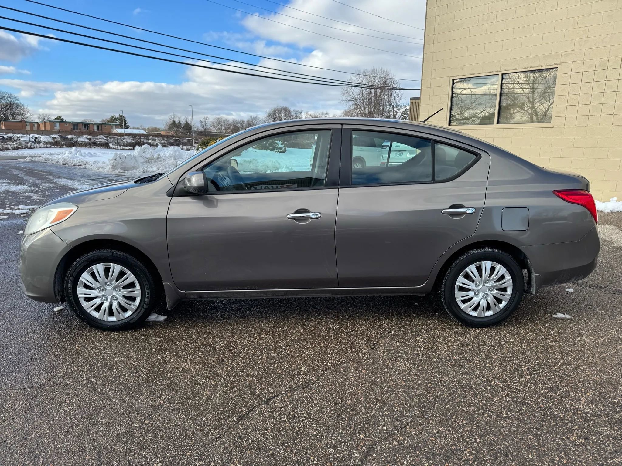 Used 2012 Nissan Versa SV w/ Convenience Pkg image 35